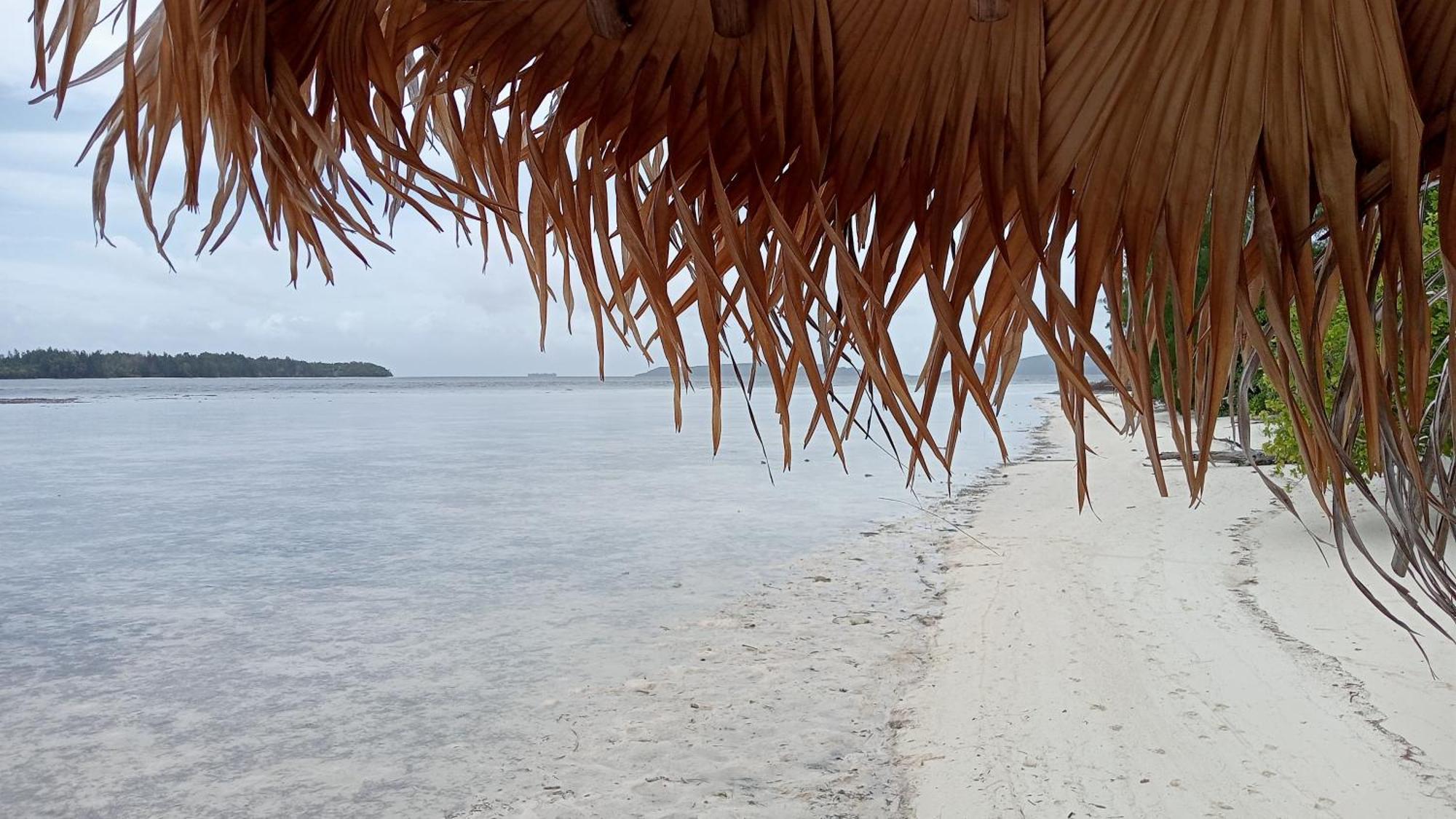 Coco Huts Guest House Waisai Quarto foto